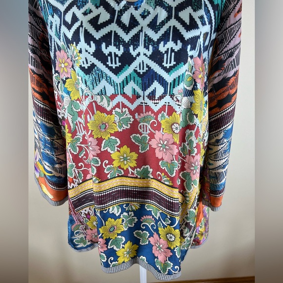 Johnny Was Silk V-Neck Floral and Geometric Tunic Top - Picture 3 of 13